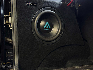 Установка сабвуферного звена в Niva Travel