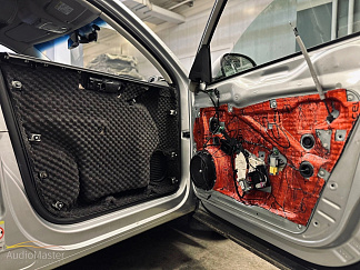 Шумоизоляция дверей и установка аудиосистемы в Volkswagen Tiguan