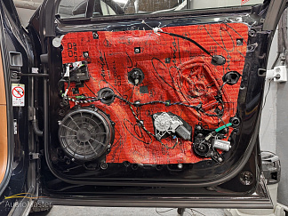 Шумоизоляция дверей в автомобиле Porsche Cayenne