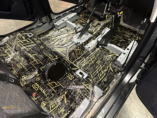  Шумоизоляция пола в автомобиле Volkswagen Polo