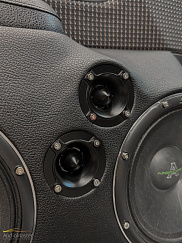 Громкая аудиосистема в автомобиль Nissan Tiida