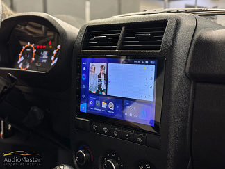 В автомобиле Lada Niva мы выполнили шумоизоляцию дверей и установили фронтальную акустику.