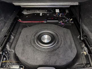 Сабвуферное звено в Volvo V90