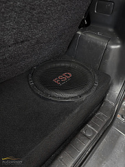 В автомобиле Suzuki Jimny мы выполнили установку аудиосистемы и шумоизоляцию дверей топовыми материалами от компании StandartPlast