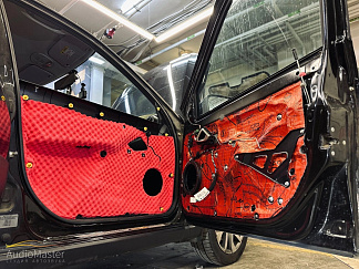 Шумоизоляция дверей и установка аудиосистемы в Lada Granta