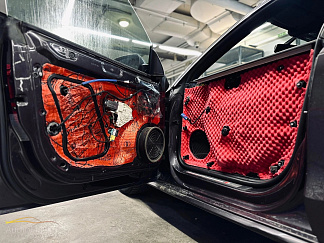 Шумоизоляция дверей в автомобиле Audi A5