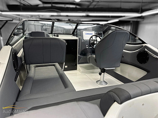 Установка аудиосистемы в катер Velvette 20