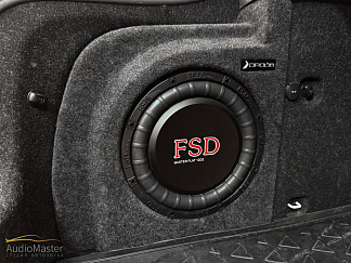 Автомобиль Škoda Octavia заехал к нам на шумоизоляцию 4-х дверей, а также установку аудиосистемы