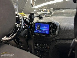 Автозвук в Lada Xray