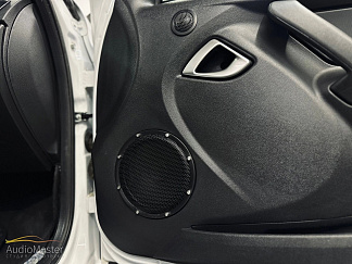 Установка акустики и сабвуфера в автомобиль Lada Granta