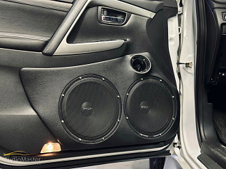 В автомобиле Mitsubishi Pajero Sport мы произвели установку громкого фронта